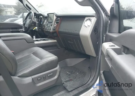 2015 Ford F-250 Lariat z USA, uszkodzony, nr VIN 1FT7W2B65FEA92213